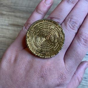 Unique Ring gold color